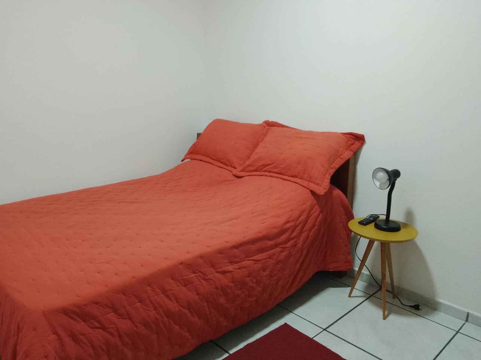 Quarto em Acomodações Particulares Casa Rebello - *